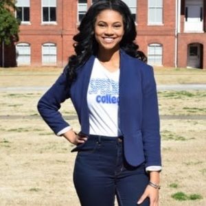 Meet your Posher, Briana